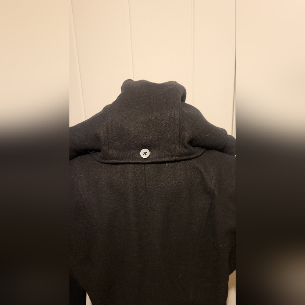 Michael Kors Elegant Black Coat with Gold Details - Picture 3 of 4